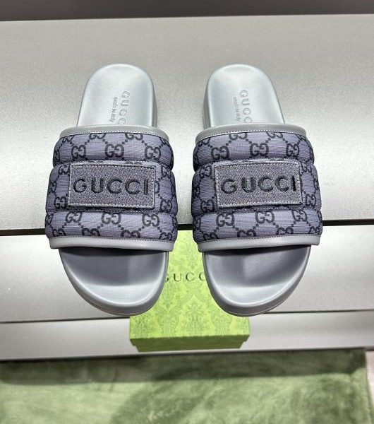 [Modello Gucci Coppia] Pantofole GG