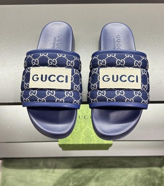 [Modello Gucci Coppia] Pantofole GG