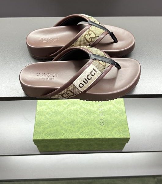 [Modello Gucci Coppia] Pantofole GG