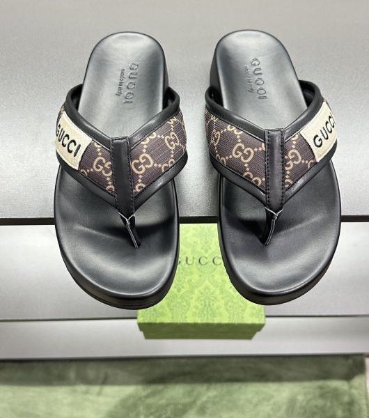 [Modello Gucci Coppia] Pantofole GG