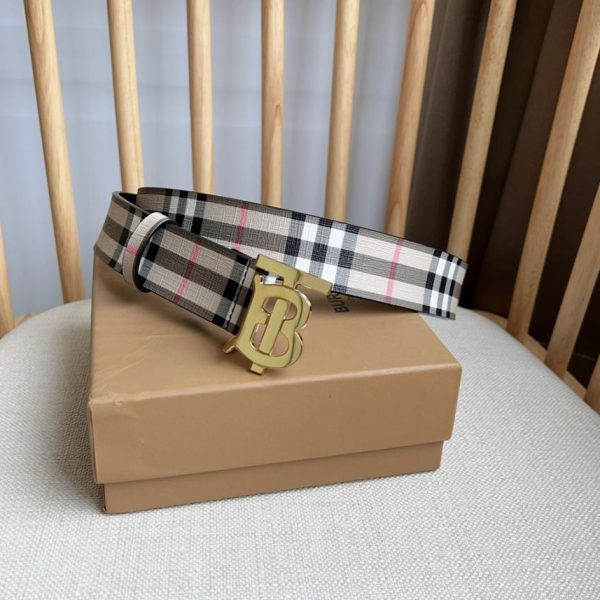 repliche,replica,perfette,siti di,affidabili,migliori siti,dove comprare,1:1,scarpe da ginnastica La nuova cintura con una larghezza di 3,5 cm verrà lanciata contemporaneamente presso gli sportelli Burberry
