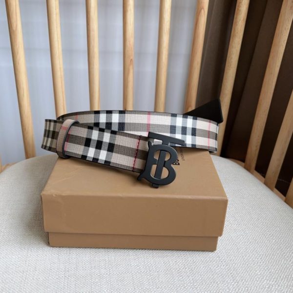 repliche,replica,perfette,siti di,affidabili,migliori siti,dove comprare,1:1,scarpe da ginnastica La nuova cintura con una larghezza di 3,5 cm verrà lanciata contemporaneamente presso gli sportelli Burberry