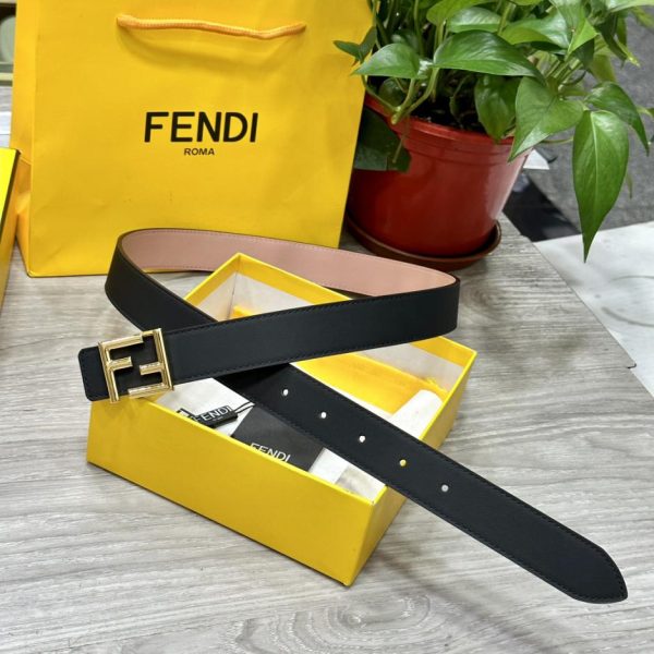 repliche,replica,perfette,siti di,affidabili,migliori siti,dove comprare,1:1,scarpe da ginnastica Cintura da donna FENDl larga 30 mm