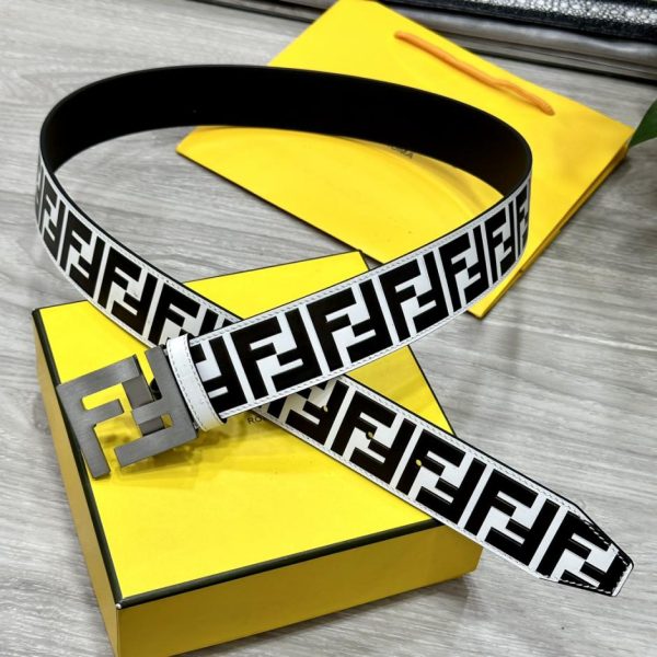 Cintura larga FENDI 38MM in stile logo largo