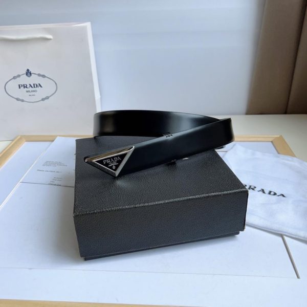 repliche,replica,perfette,siti di,affidabili,migliori siti,dove comprare,1:1,scarpe da ginnastica La nuova cintura di PRADA è larga 3,3 cm