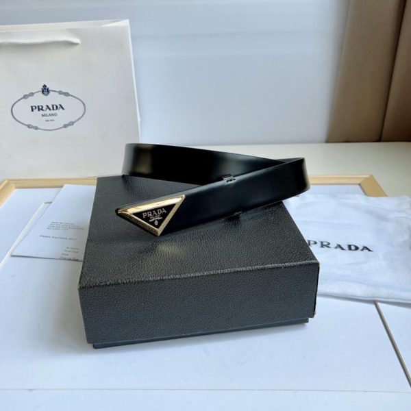 repliche,replica,perfette,siti di,affidabili,migliori siti,dove comprare,1:1,scarpe da ginnastica La nuova cintura di PRADA è larga 3,3 cm