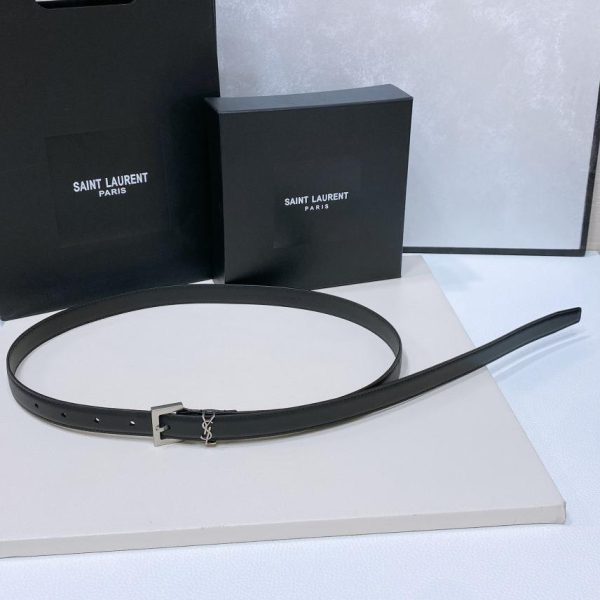 Cintura YSL in pelle di pecora larga 2,0 cm