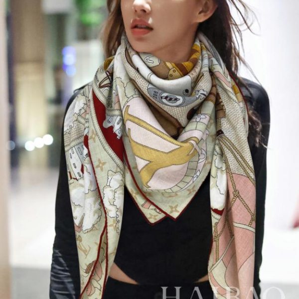 Sciarpa quadrata in cashmere double face di Louis Vuitton
