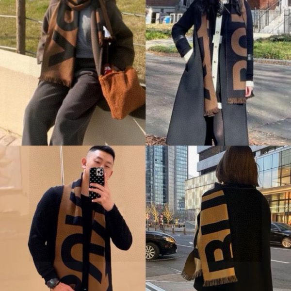 Sciarpa lunga double face Burberry con lettera grande