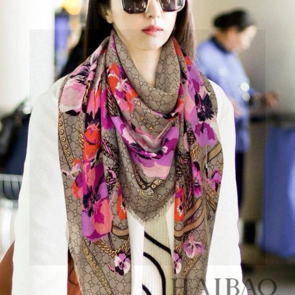 Borsa Gucci con catena e fiori