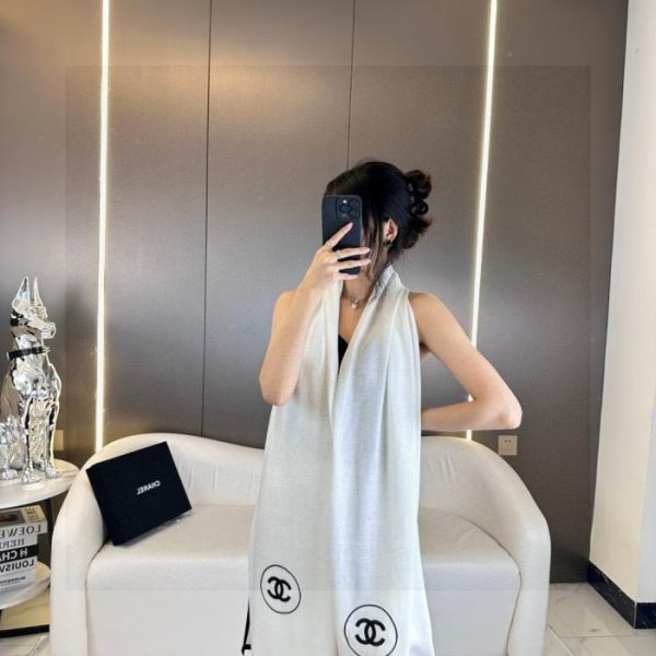 repliche,replica,perfette,siti di,affidabili,migliori siti,dove comprare,1:1,scarpe da ginnastica Sciarpa lunga Chanel in velluto sottile