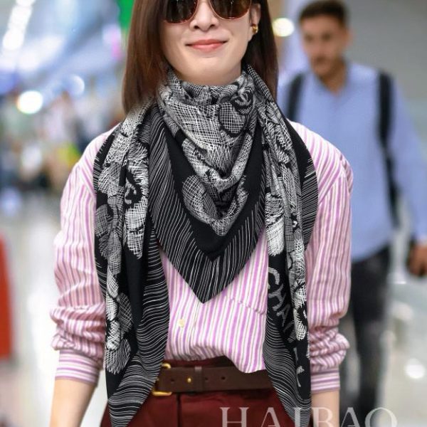 Sciarpa lunga in cashmere Chenel