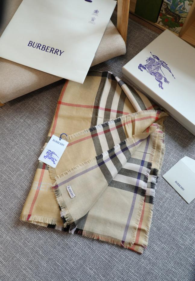 repliche,replica,perfette,siti di,affidabili,migliori siti,dove comprare,1:1,scarpe da ginnastica Scialle scozzese sottile double-face di Burberry repliche,replica,perfette,siti di,affidabili,migliori siti,dove comprare,1:1,scarpe da ginnastica Scialle scozzese sottile double-face di Burberry
