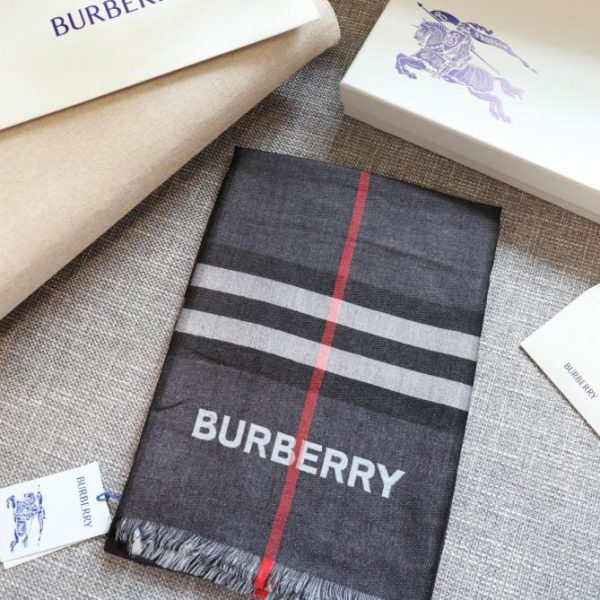 Scialle scozzese sottile double-face di Burberry