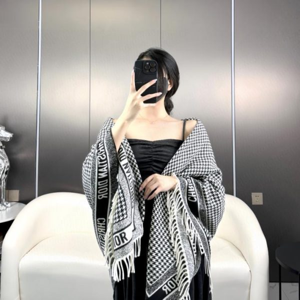 Coperta con scialle Dior