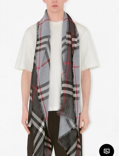 Scialle Burberry in cashmere reversibile a quadri