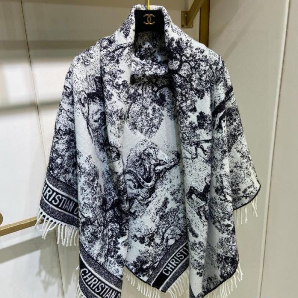L'ultimo scialle di Dior