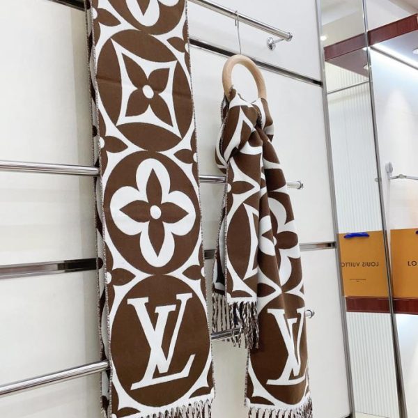 Sciarpa Louis Vuitton a grandi lettere