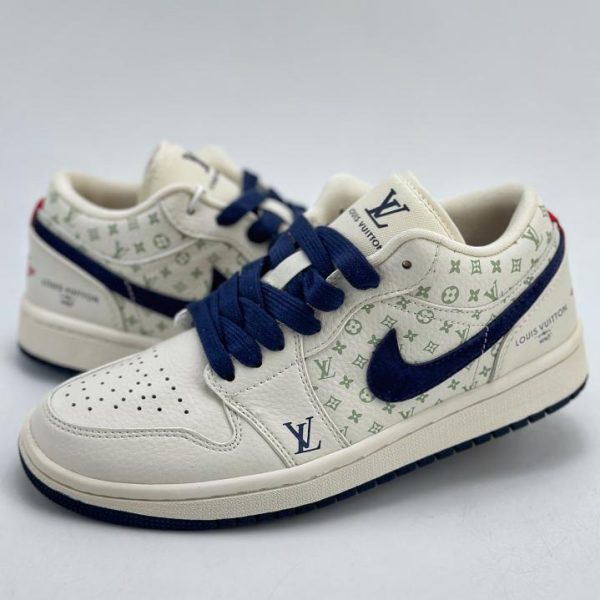 repliche,replica,perfette,siti di,affidabili,migliori siti,dove comprare,1:1,scarpe da ginnastica Air Jordan 1 Retro Low x Louis Vuitton bianche blu rosse