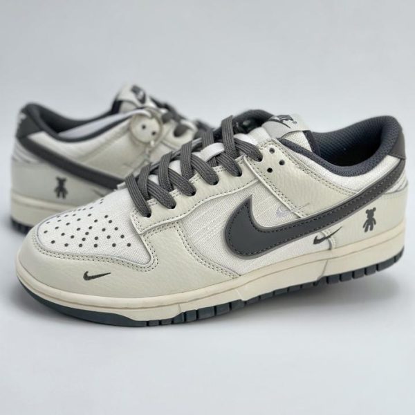 repliche,replica,perfette,siti di,affidabili,migliori siti,dove comprare,1:1,scarpe da ginnastica Collezione Nike SB Dunk Low x Bearbrick