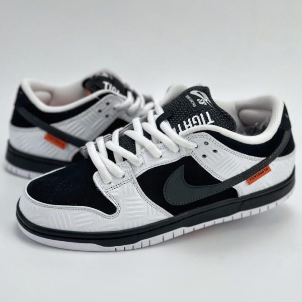 repliche,replica,perfette,siti di,affidabili,migliori siti,dove comprare,1:1,scarpe da ginnastica NIKE SB Dunk Low x TIGHTBOOTH Bianco e nero