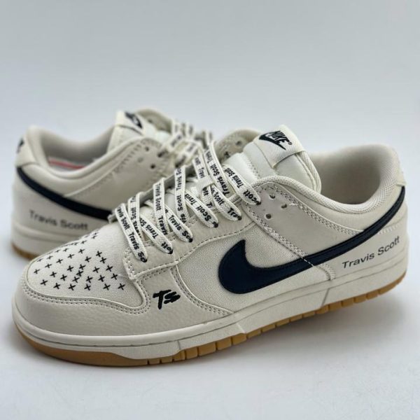 Serie NIKE SB Dunk Low x Travis Scott