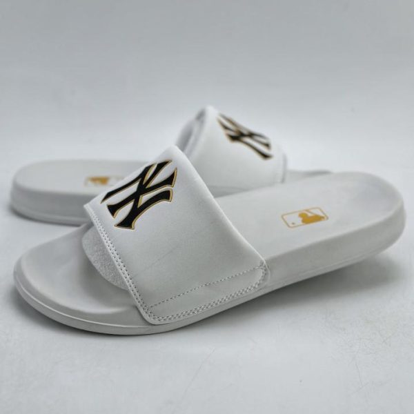 repliche,replica,perfette,siti di,affidabili,migliori siti,dove comprare,1:1,scarpe da ginnastica NY American Football Yankees x MLB Chunky Runner Basic MLB pantofole da coppia alla moda per tutte le partite