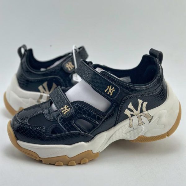repliche,replica,perfette,siti di,affidabili,migliori siti,dove comprare,1:1,scarpe da ginnastica NY American Football Yankees x MLB Chunky Runner Sandali da jogging sportivi casual vuoti in stile papà con suola spessa in feltro