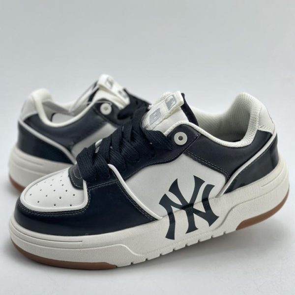repliche,replica,perfette,siti di,affidabili,migliori siti,dove comprare,1:1,scarpe da ginnastica NY American Football Yankees x MLB Chunky Runner Scarpe da jogging sportive casual con suola spessa per papà con suola spessa
