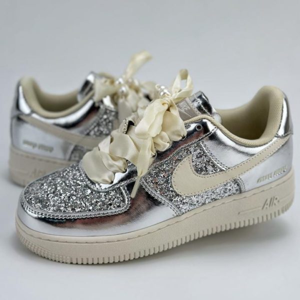 Serie Nike Air Force 1 Low 07 x OFF-WHITE