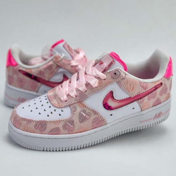 repliche,replica,perfette,siti di,affidabili,migliori siti,dove comprare,1:1,scarpe da ginnastica Nike Air Force 1 Low 07 Serie San Valentino