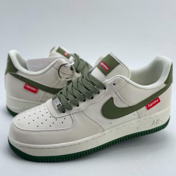 Serie Nike Air Force 1 Low 07 x Supreme