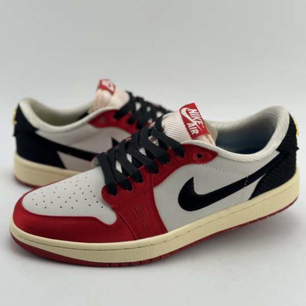 repliche,replica,perfette,siti di,affidabili,migliori siti,dove comprare,1:1,scarpe da ginnastica Air Jordan 1 Low OG x Trophy Room Away nuovi colori ufficiali bianco, nero e rosso