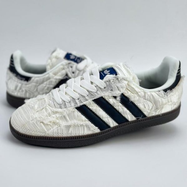 repliche,replica,perfette,siti di,affidabili,migliori siti,dove comprare,1:1,scarpe da ginnastica Collezione originale Adidas Samba OG x Caroline SATIN SHOES