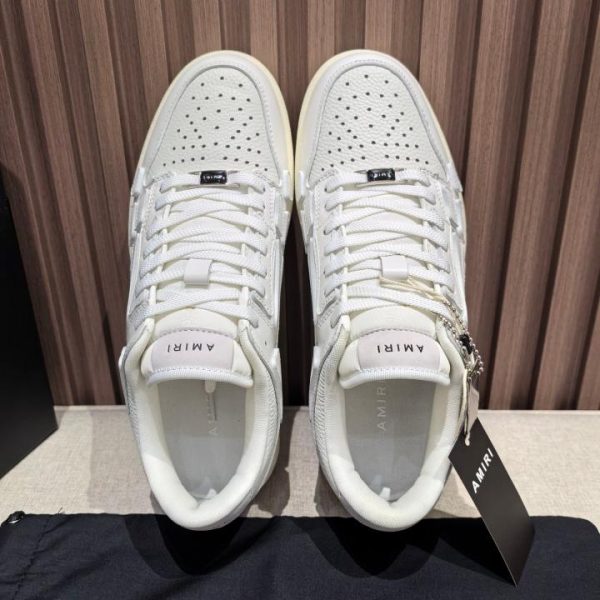 Scarpe nuove di Amiri