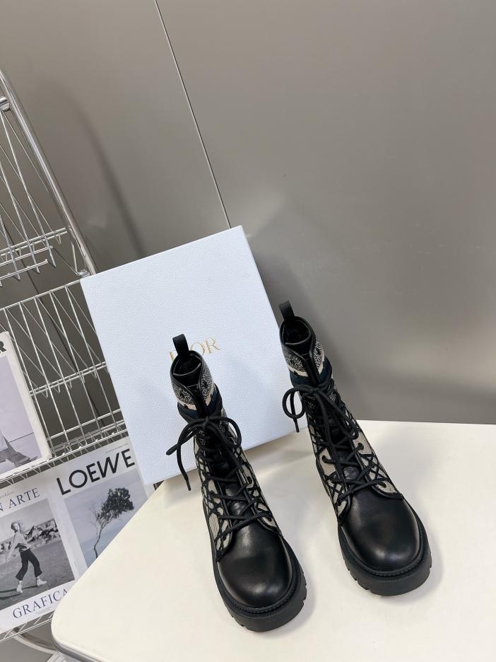 repliche,replica,perfette,siti di,affidabili,migliori siti,dove comprare,1:1,scarpe da ginnastica Stivali a metà polpaccio Dior in stile passerella autunnale e invernale repliche,replica,perfette,siti di,affidabili,migliori siti,dove comprare,1:1,scarpe da ginnastica Stivali a metà polpaccio Dior in stile passerella autunnale e invernale