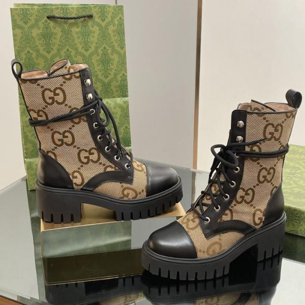 Scarponi da trekking jacquard doppia GG da donna di Gucci