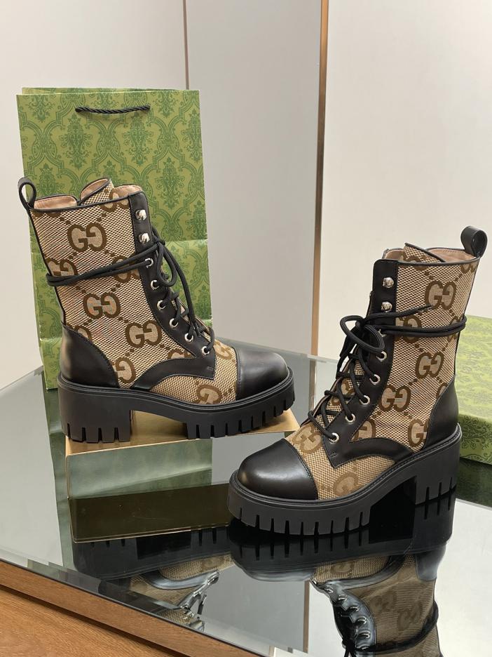 repliche,replica,perfette,siti di,affidabili,migliori siti,dove comprare,1:1,scarpe da ginnastica Scarponi da trekking jacquard doppia GG da donna di Gucci repliche,replica,perfette,siti di,affidabili,migliori siti,dove comprare,1:1,scarpe da ginnastica Scarponi da trekking jacquard doppia GG da donna di Gucci
