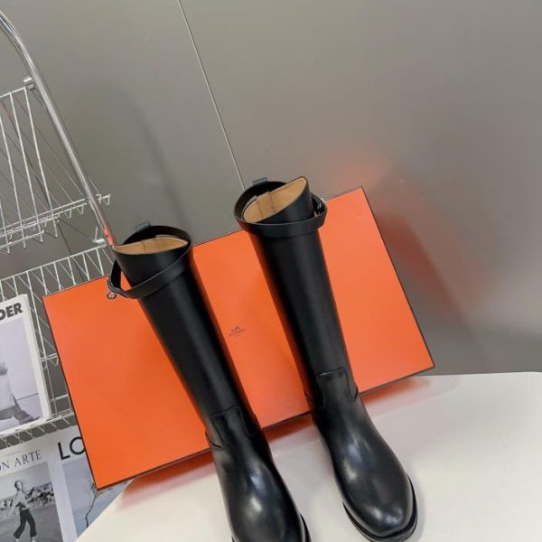 repliche,replica,perfette,siti di,affidabili,migliori siti,dove comprare,1:1,scarpe da ginnastica La versione più acquistata degli stivali Kelly Knight di Hermes