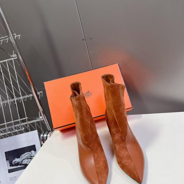 Stivaletti corti in stile classico da passerella di Hermes