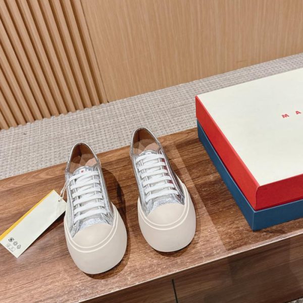 Marni nuove scarpe Mary Jane da donna con punta larga