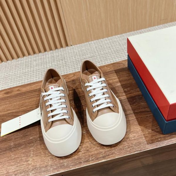 Marni nuove scarpe Mary Jane da donna con punta larga