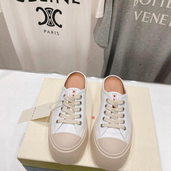 Scarpe da bambola Marni Mary Jane con punta larga e mezza tazza