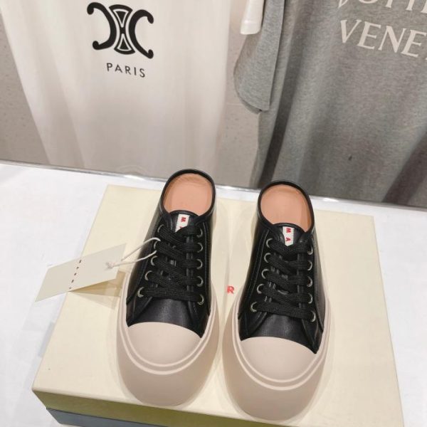 Scarpe da bambola Marni Mary Jane con punta larga e mezza tazza