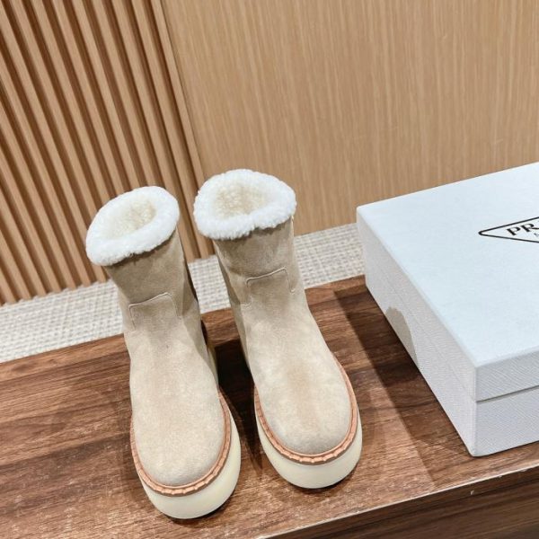 repliche,replica,perfette,siti di,affidabili,migliori siti,dove comprare,1:1,scarpe da ginnastica Prada nuovi stivali con suola spessa con logo triangolo
