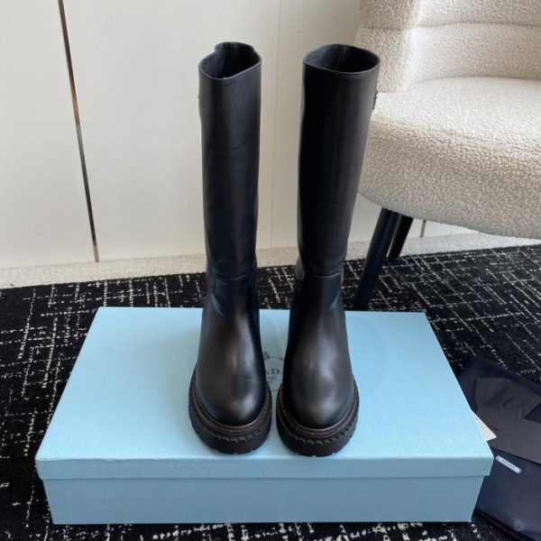 Scarpe da cavaliere con plateau Prada