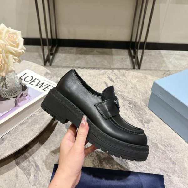 repliche,replica,perfette,siti di,affidabili,migliori siti,dove comprare,1:1,scarpe da ginnastica Mocassini classici Prada con suola spessa