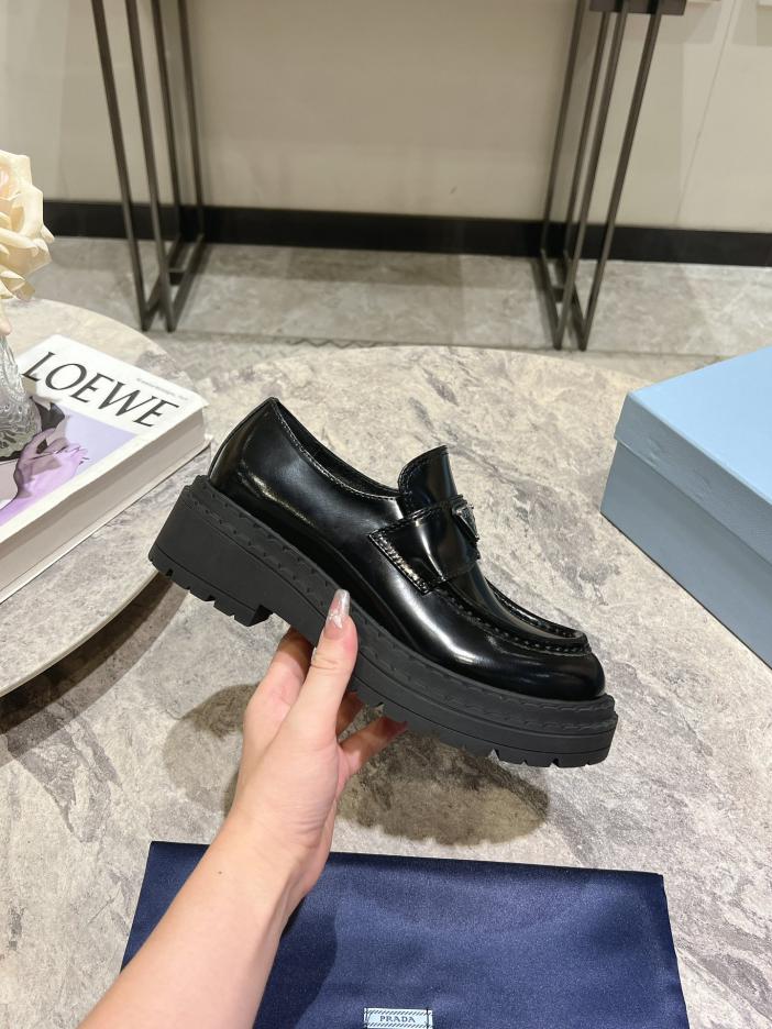 repliche,replica,perfette,siti di,affidabili,migliori siti,dove comprare,1:1,scarpe da ginnastica Mocassini classici Prada con suola spessa repliche,replica,perfette,siti di,affidabili,migliori siti,dove comprare,1:1,scarpe da ginnastica Mocassini classici Prada con suola spessa