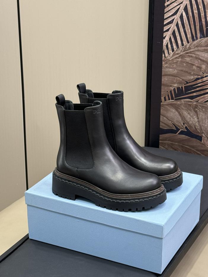 repliche,replica,perfette,siti di,affidabili,migliori siti,dove comprare,1:1,scarpe da ginnastica Stivaletti Chelsea autunnali e invernali di Prada repliche,replica,perfette,siti di,affidabili,migliori siti,dove comprare,1:1,scarpe da ginnastica Stivaletti Chelsea autunnali e invernali di Prada