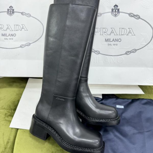 Prada in stile passerella autunnale e invernale